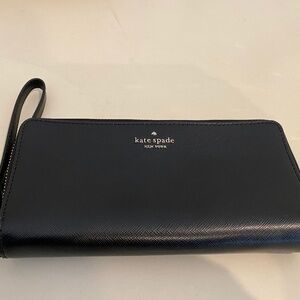 Kate Spade Large Carryall Wristlet